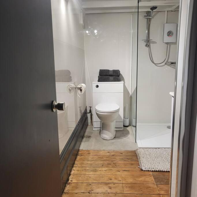 21 Mini Loft Apartment - Great Location - Comfy King Size Bed Brighton ภายนอก รูปภาพ