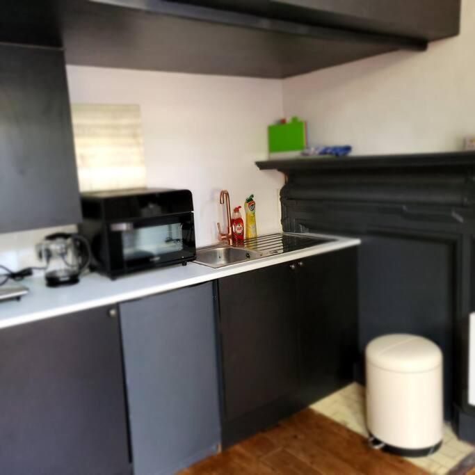 21 Mini Loft Apartment - Great Location - Comfy King Size Bed Brighton ภายนอก รูปภาพ