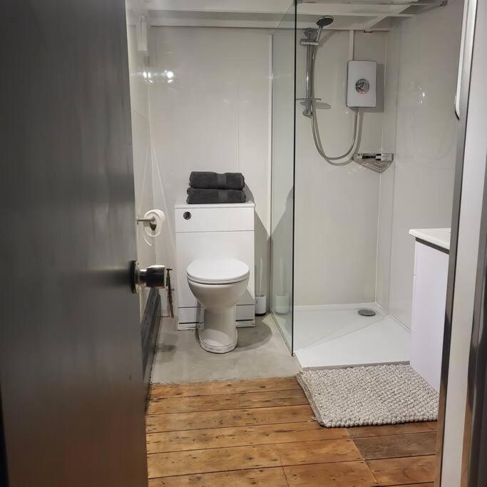 21 Mini Loft Apartment - Great Location - Comfy King Size Bed Brighton ภายนอก รูปภาพ