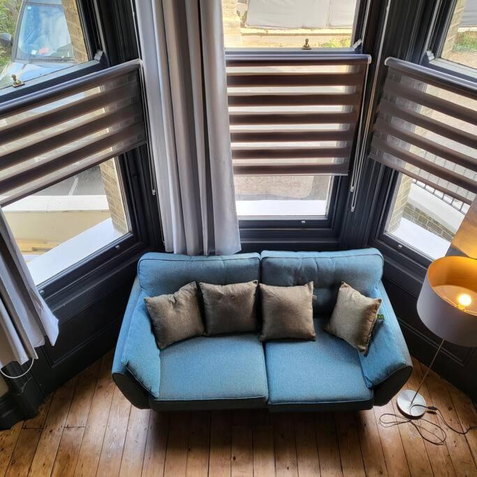 21 Mini Loft Apartment - Great Location - Comfy King Size Bed Brighton ภายนอก รูปภาพ