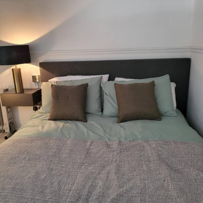 21 Mini Loft Apartment - Great Location - Comfy King Size Bed Brighton ภายนอก รูปภาพ